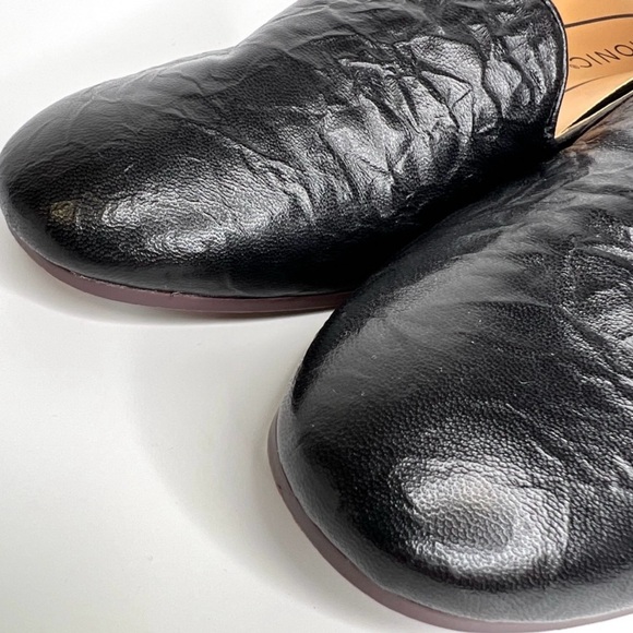 Vionic Willa II - Black Leather Slip-On Design Flats - Picture 6 of 14